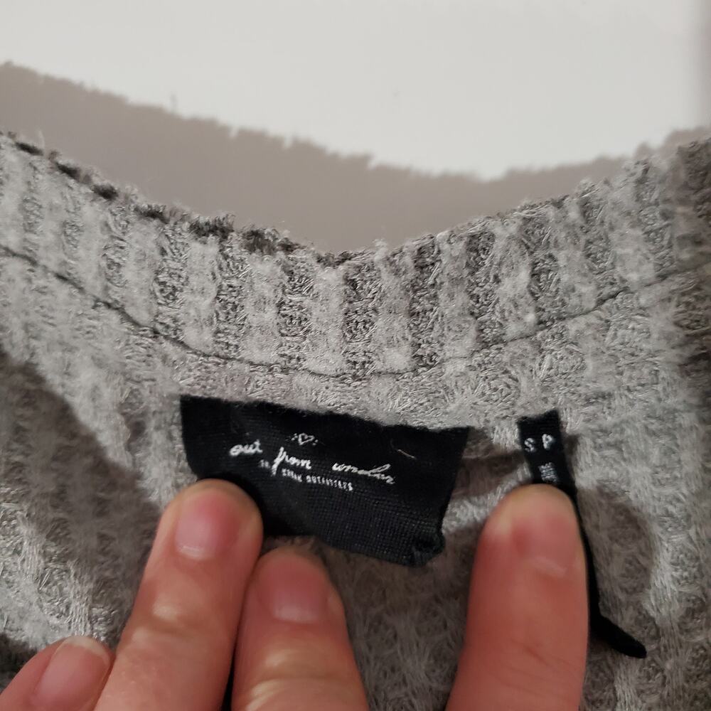 Out from Under UO Jojo Oversized Gray Thermal Button Front Top Womens Size S - Picture 6 of 9